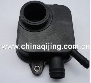 东风配件 东风汽车配件 东风天龙前四后四配件 L机呼吸器室 4935078L